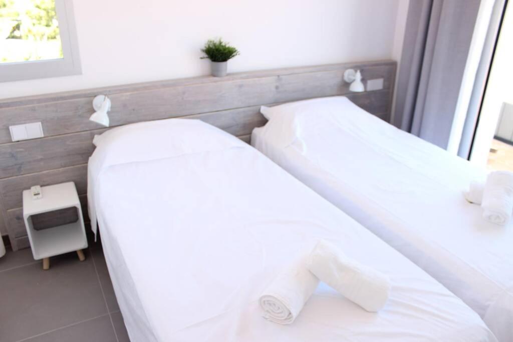 Beautiful Loft, Huge Sunny Terrace, View Over The Beach And Sea Roses Kültér fotó