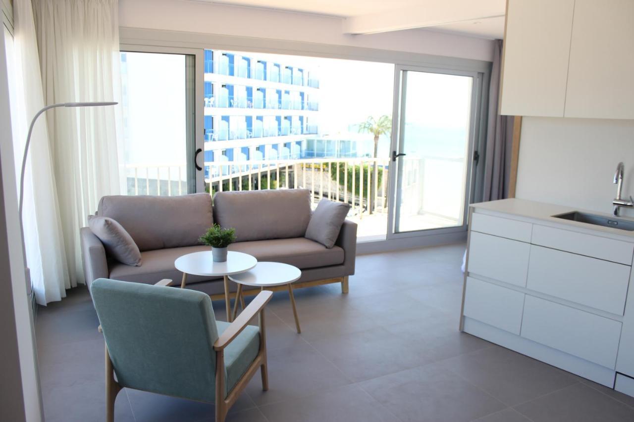 Beautiful Loft, Huge Sunny Terrace, View Over The Beach And Sea Roses Kültér fotó