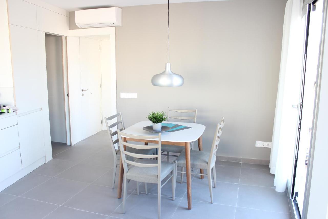 Beautiful Loft, Huge Sunny Terrace, View Over The Beach And Sea Roses Kültér fotó