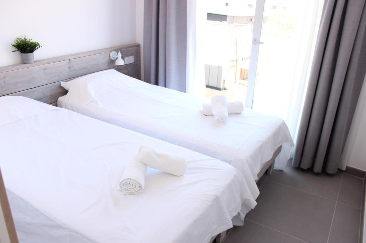 Beautiful Loft, Huge Sunny Terrace, View Over The Beach And Sea Roses Kültér fotó