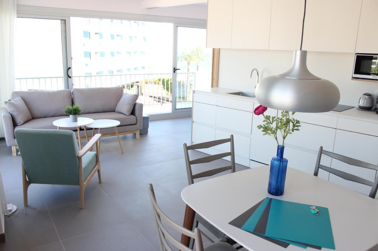 Beautiful Loft, Huge Sunny Terrace, View Over The Beach And Sea Roses Kültér fotó