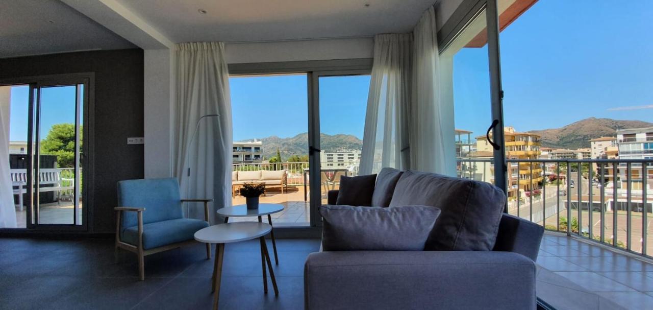 Beautiful Loft, Huge Sunny Terrace, View Over The Beach And Sea Roses Kültér fotó