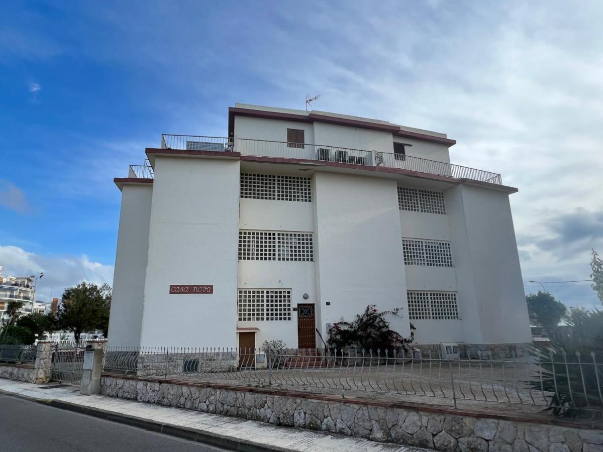 Beautiful Loft, Huge Sunny Terrace, View Over The Beach And Sea Roses Kültér fotó