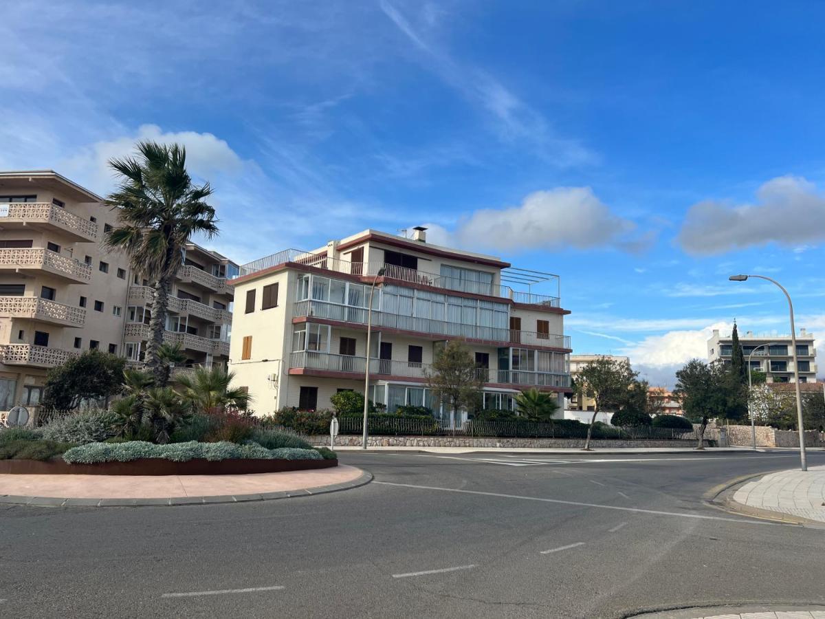 Beautiful Loft, Huge Sunny Terrace, View Over The Beach And Sea Roses Kültér fotó